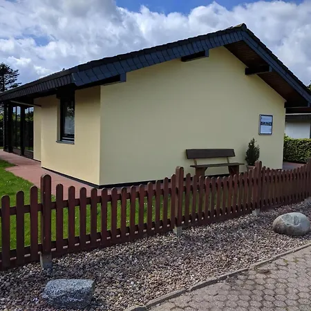 Freistehendes Mit Terrasse Und Garten Holiday home
